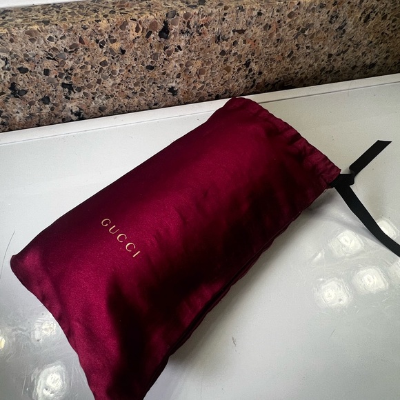 Gucci Burgundy Sunglasses Case and Gucci Slip Cover, Any Gender - Picture 10 of 10